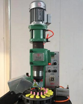 怎樣安全地操作氣液增壓鉚接機(jī)？