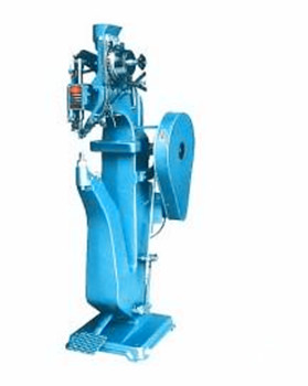 如何判斷所采購(gòu)的氣壓鉚接機(jī)是否性?xún)r(jià)比高？