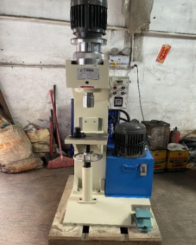 浙江鉚接機(jī)廠家進(jìn)行選擇時應(yīng)該注意哪些問題？