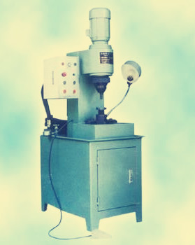 采購時(shí)選擇氣動鉚接機(jī)好還是液壓鉚接機(jī)好？