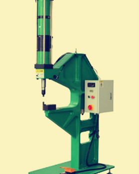 鉚接機(jī)的模具為什么容易斷裂？