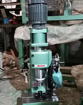 氣壓鉚接機(jī)的工作原理、特點(diǎn)和使用方法