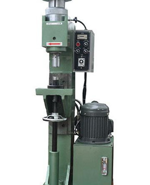合格的氣壓鉚接機(jī)有哪些特點(diǎn)？